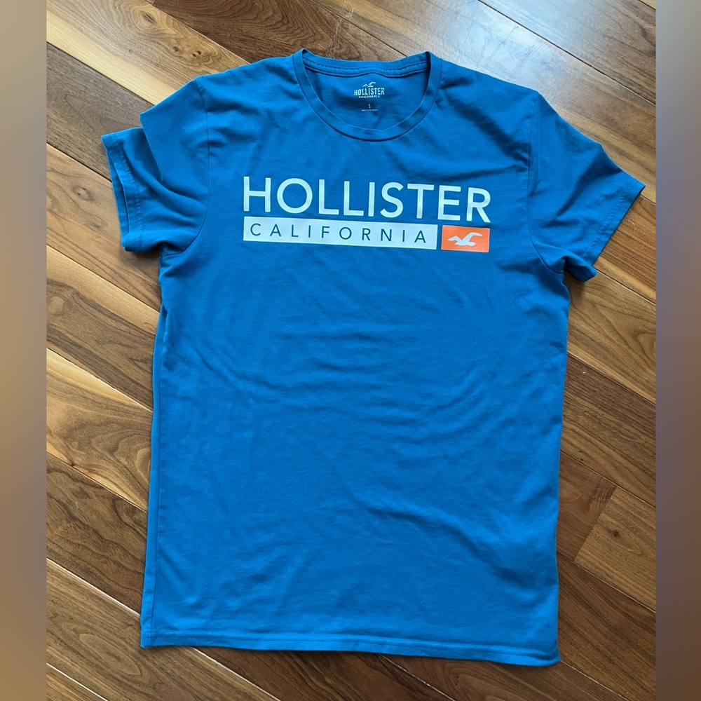 Hollister graphic tee, adult small, S